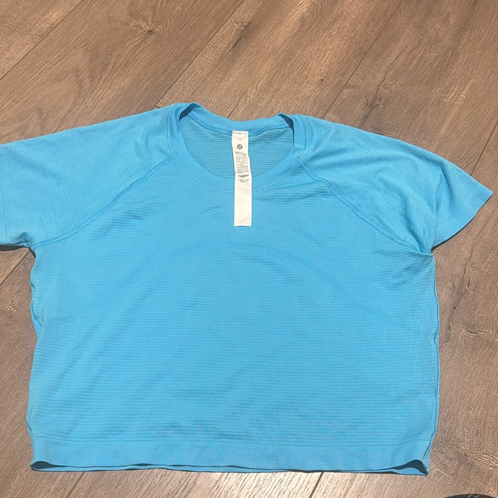 NWT Swiftly Cropped Short Sleeve Blue Size 12